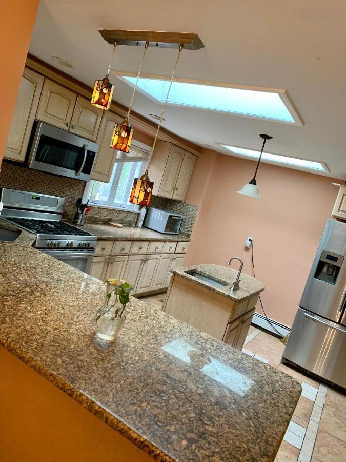 Close To Nyc, Dream Mall, And Lots Lots Shopping. Apartment Teaneck Exterior photo